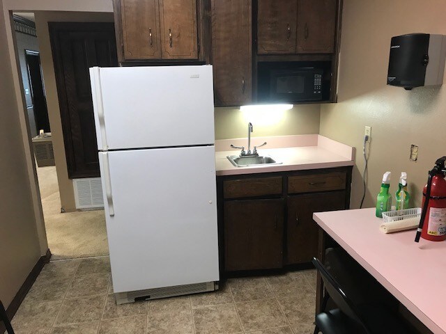 More Photos Of 7840 Pine Forest Rd, Pensacola Office For Sale