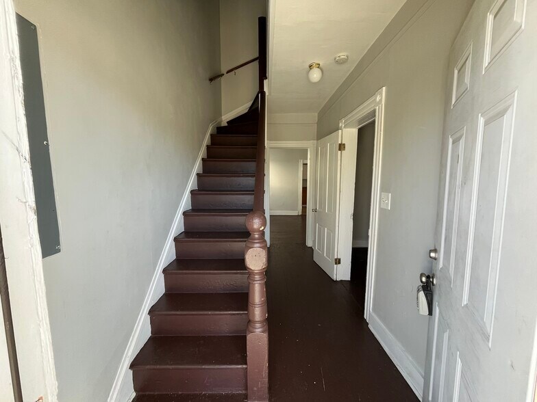More Photos Of 125 S Chappell St, Petersburg Multifamily For Sale