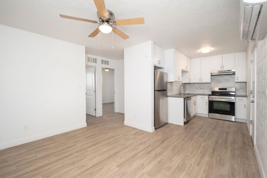 More Photos Of 5623 W Myrtle Ave, Glendale Apartments For Sale