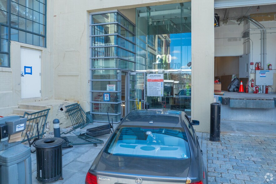 More Photos Of 270 Albany St, Cambridge Research And Development For Lease