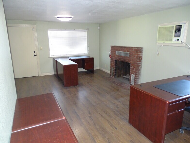 More Photos Of 2110 W Bonanza Rd, Las Vegas Service For Lease