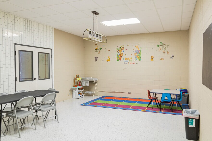 More Photos Of 900 W WM J Bryan Pky, Bryan Schools For Sale