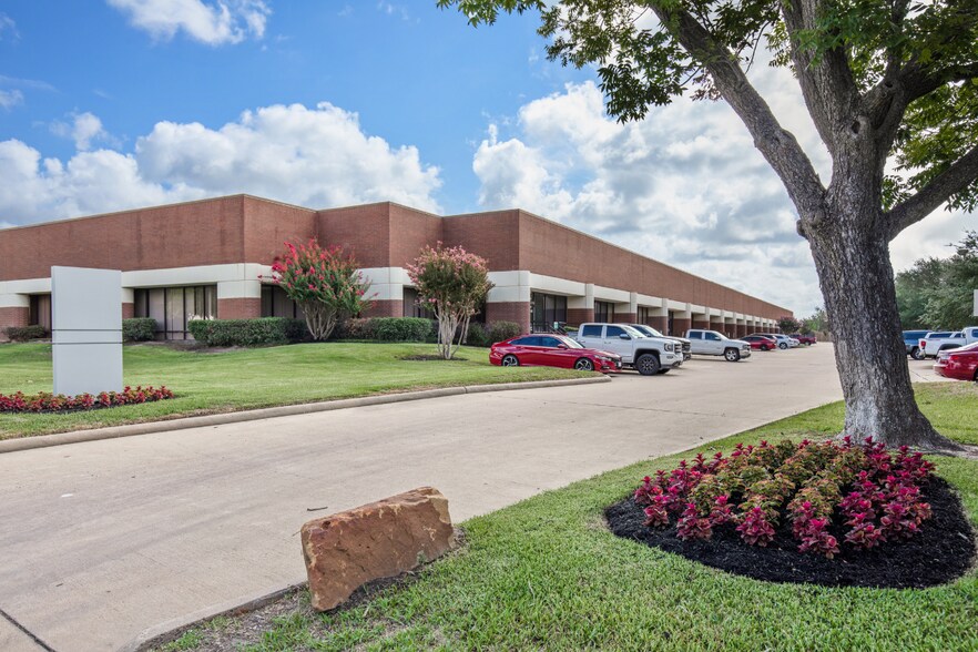 Primary Photo Of 6100 West By Northwest Blvd, Houston Unknown For Lease