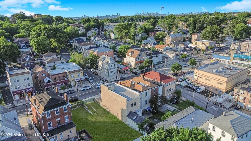 More Photos Of 144 Mcclean Ave, Staten Island Office For Lease