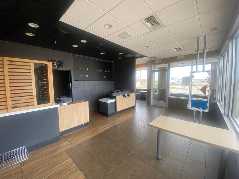 More Photos Of 1123 E US Highway 54, Kingman Fast Food For Lease