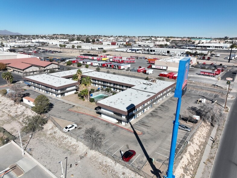 More Photos Of 11049 W Gateway Blvd, El Paso Hotel For Sale
