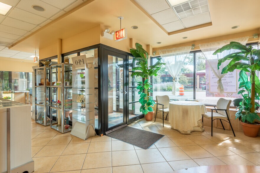 More Photos Of 2150 W 95th St, Chicago Storefront Retail Office For Sale