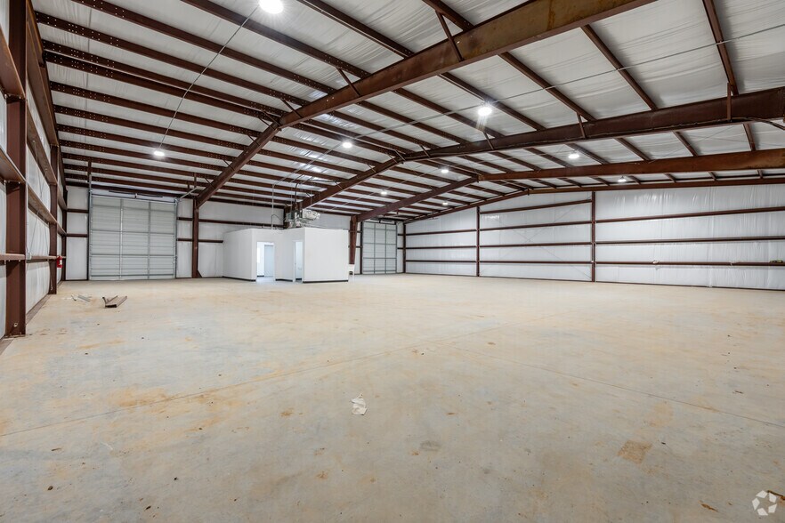 More Photos Of 17540 Matany Rd, Justin Distribution For Lease