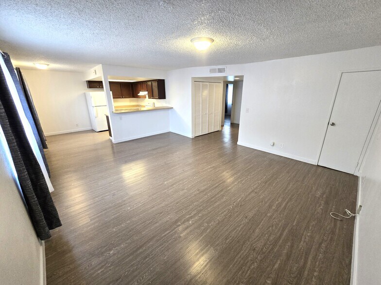More Photos Of , Las Vegas Multifamily For Sale