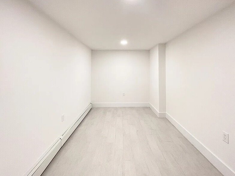 More Photos Of 750 Washington Ave, Brooklyn Apartments For Sale