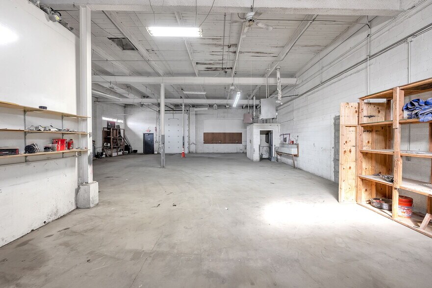 More Photos Of 9900 Northlawn St, Detroit Warehouse For Sale