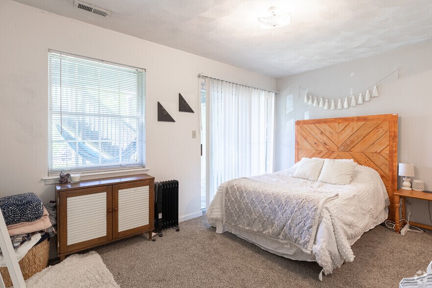 More Photos Of 1300 Cimarron Cir, Fairborn Apartments For Sale