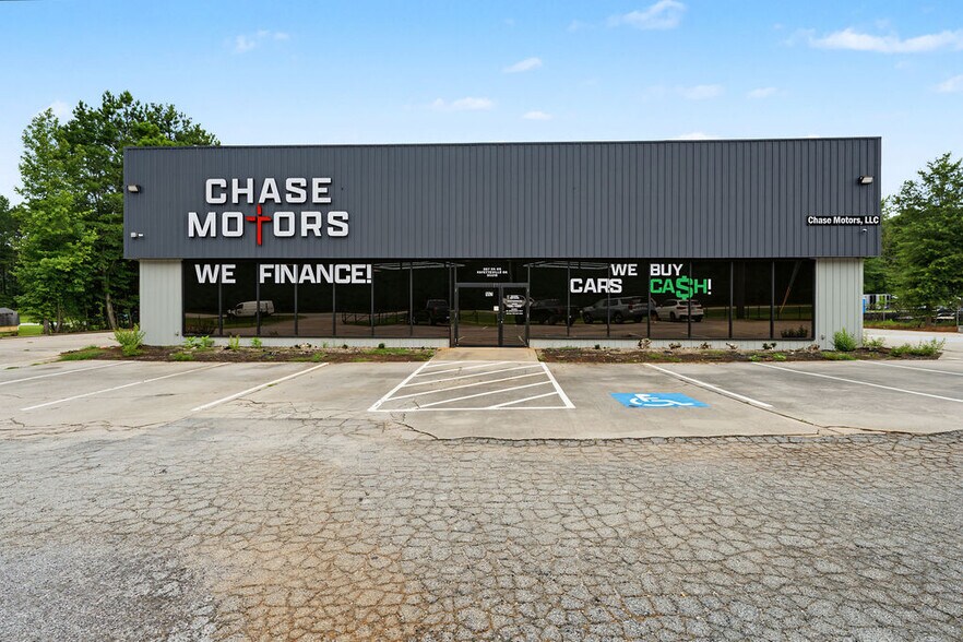More Photos Of 957 Highway 85 S, Fayetteville Auto Dealership For Sale