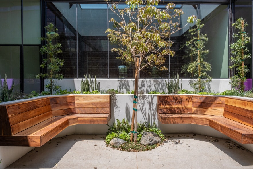 More Photos Of 5909 Blackwelder St, Culver City Office For Sale