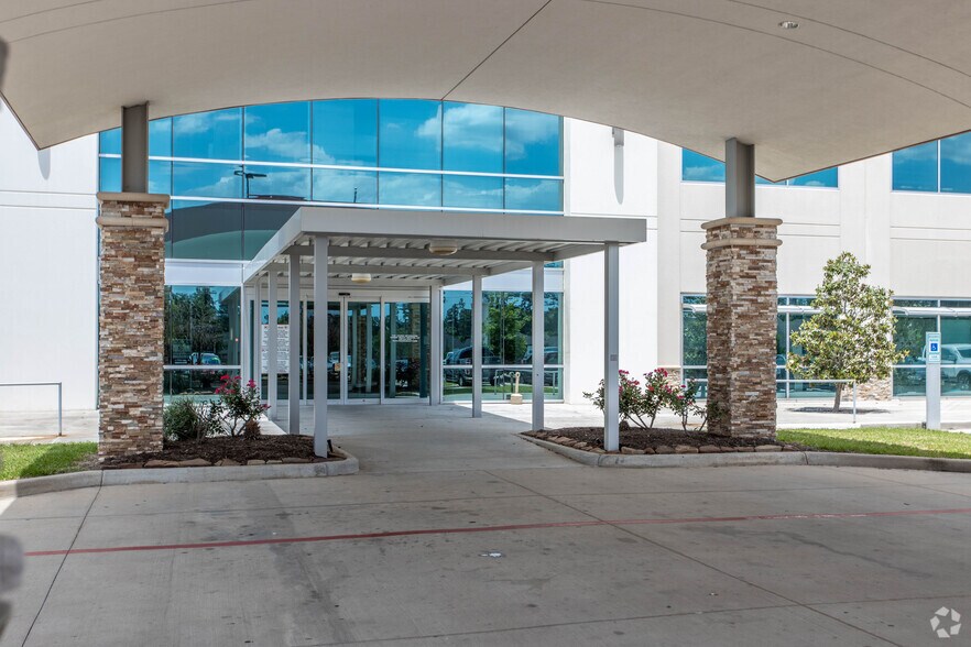 More Photos Of 690 S Loop 336, Conroe Medical For Lease