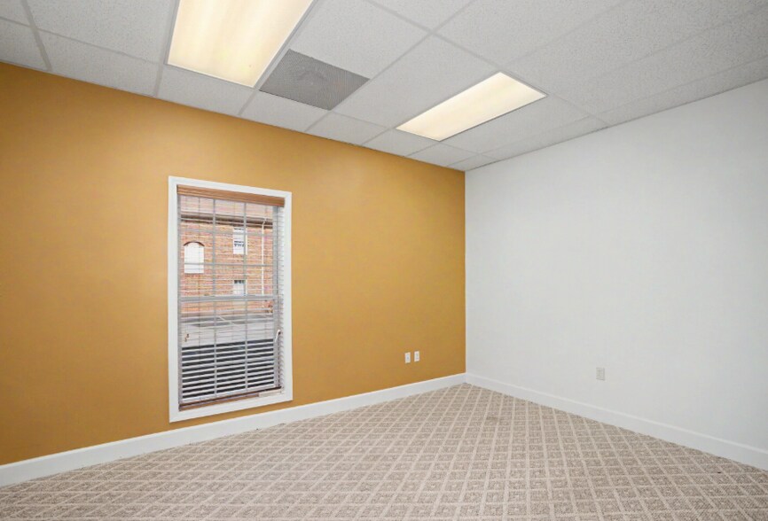 More Photos Of 139 W Ellis Rd, Griffin Loft Creative Space For Sale