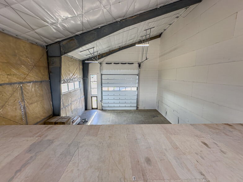 More Photos Of 107 Washington Ave, Williston Flex For Sale