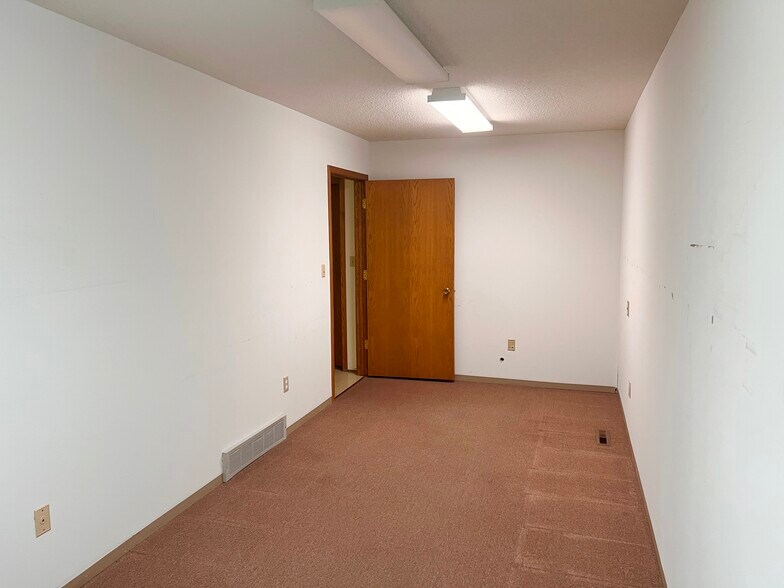 More Photos Of 516 NW 6th St, Brainerd Office For Lease