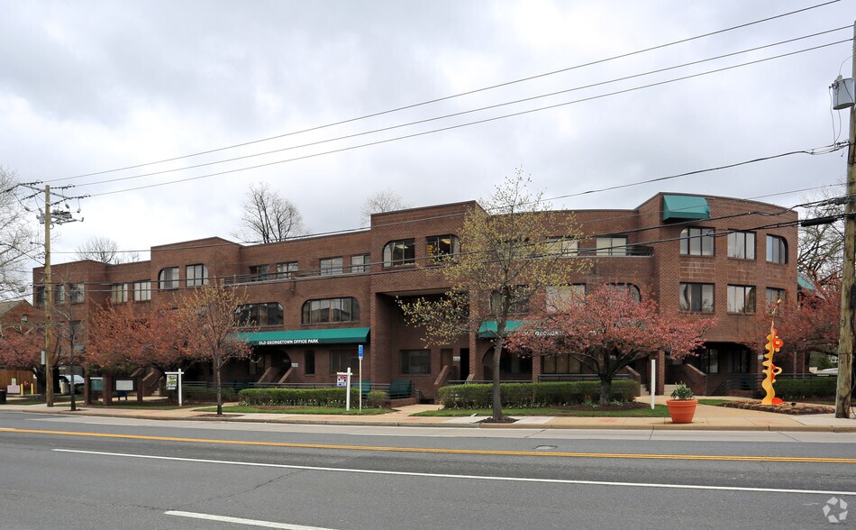 Primary Photo Of 7960-7990 Old Georgetown Rd, Bethesda Medical For Sale