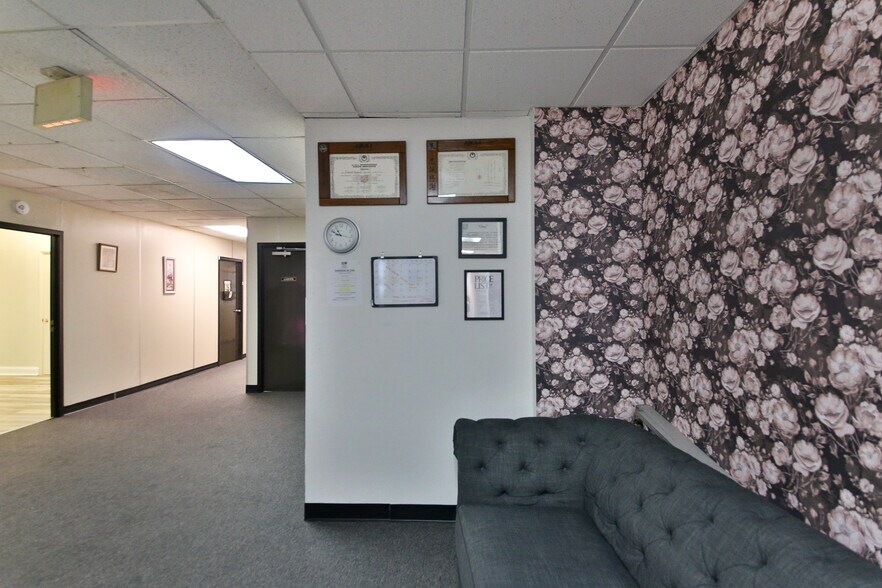 More Photos Of 802-812 N Easton Rd, Doylestown Storefront For Sale