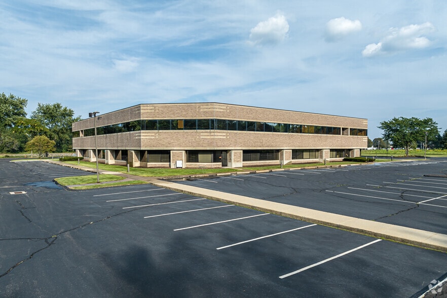 More Photos Of 2 Gateway Blvd, East Granby Office For Lease