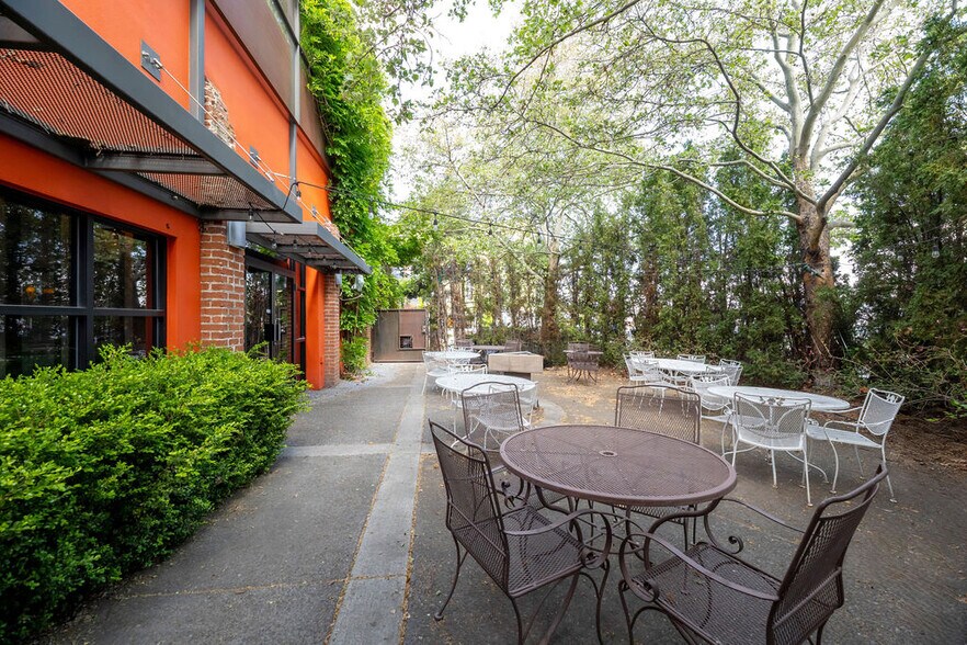 More Photos Of 1470 S Virginia St, Reno Freestanding For Lease