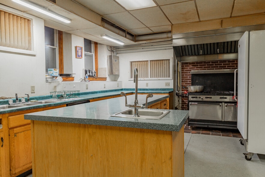 More Photos Of 156 High St, Portland Specialty For Sale