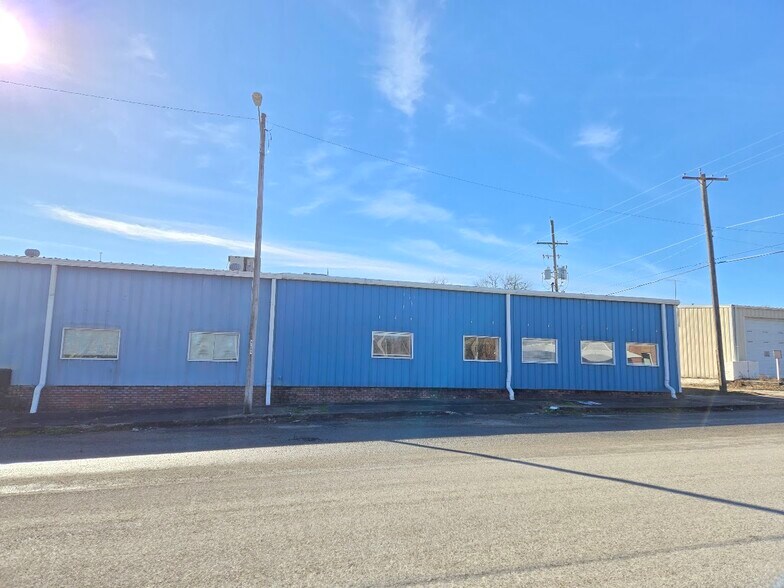 Primary Photo Of 111 E 5th St, Mound Valley Industrial For Sale