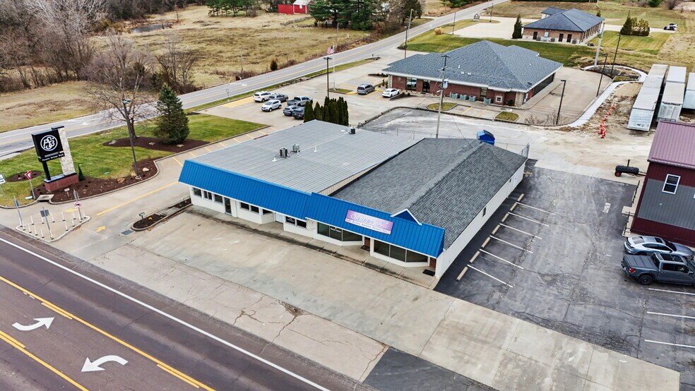 More Photos Of 9420-9424 MO-100, New Haven General Retail For Sale