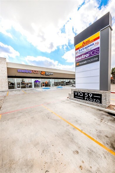 More Photos Of 2419 E Saunders St, Laredo Storefront Retail Office For Lease