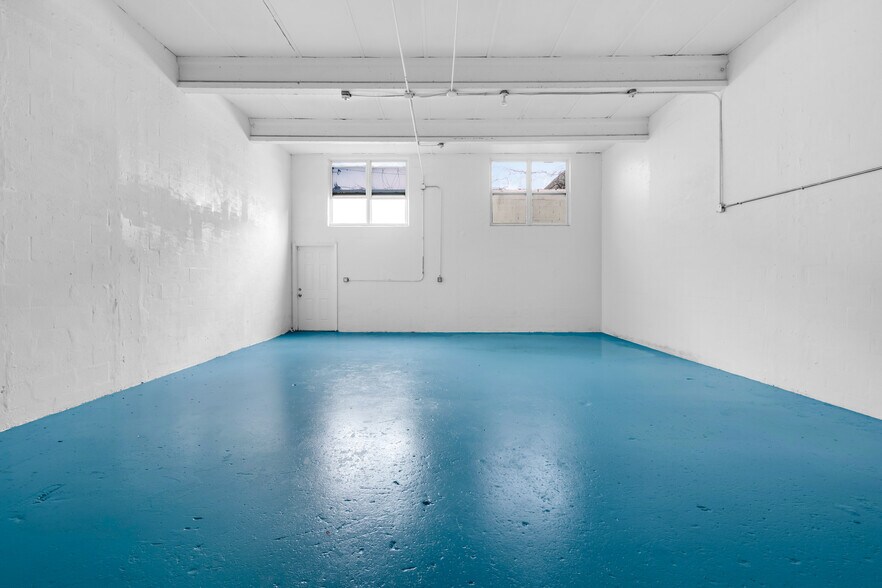 More Photos Of 2320-2326 NW 7th Ct, Miami Warehouse For Lease