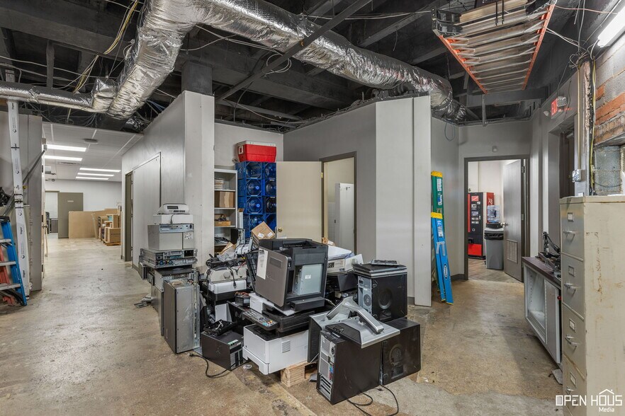 More Photos Of 915 9th St, Wichita Falls Office For Sale