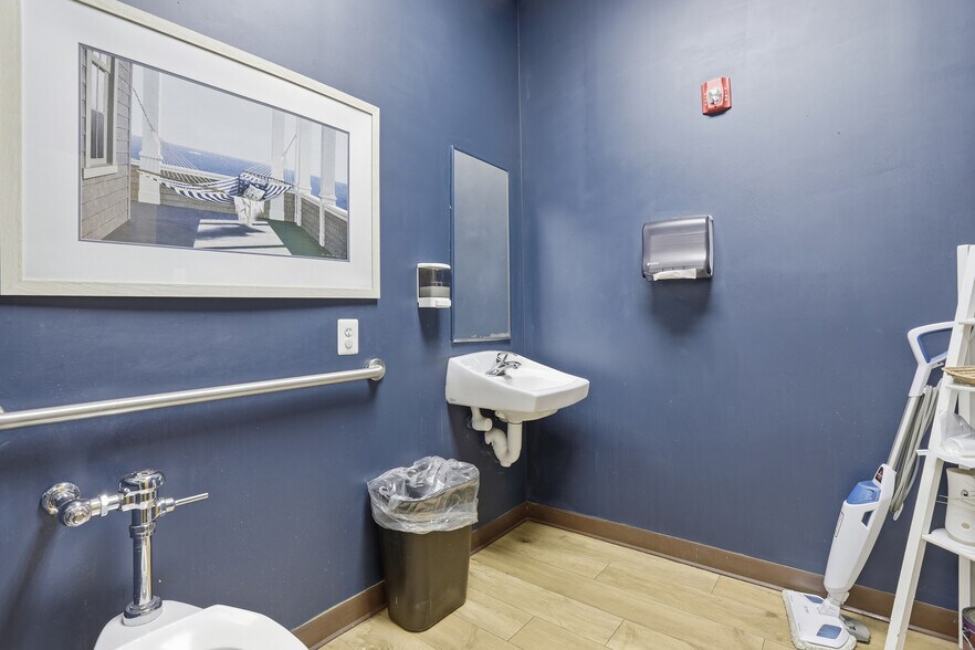 More Photos Of 10713 Tidewater Trl, Fredericksburg Schools For Sale