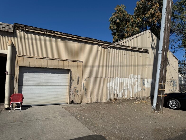 Primary Photo Of 701 M St, Modesto Service For Lease