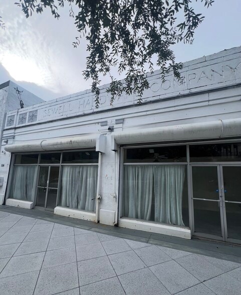 More Photos Of 528-534 Clematis St, West Palm Beach Storefront For Lease