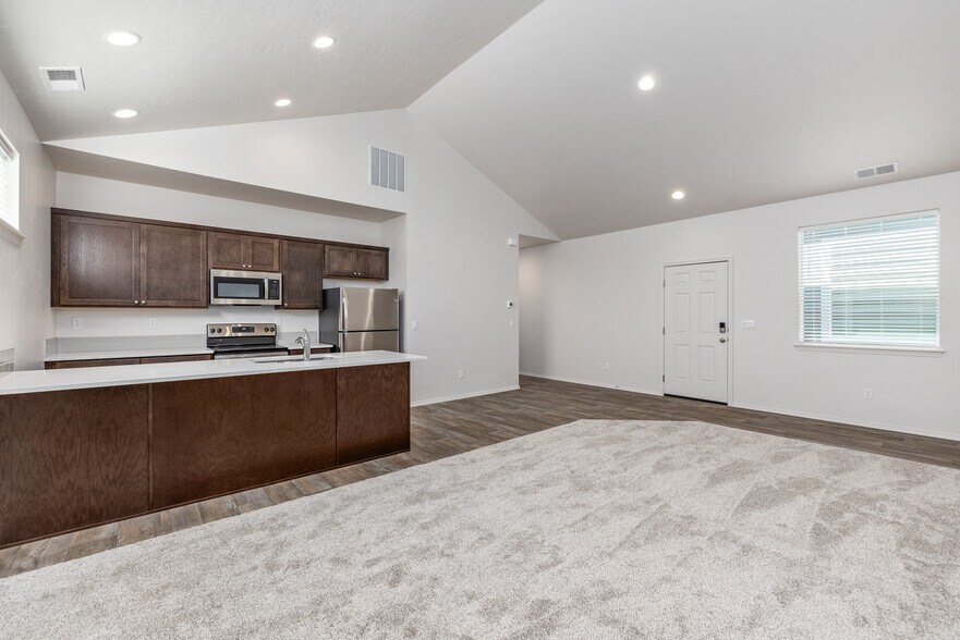 More Photos Of 1859 NW Enterprise St, Mountain Home Multifamily For Sale