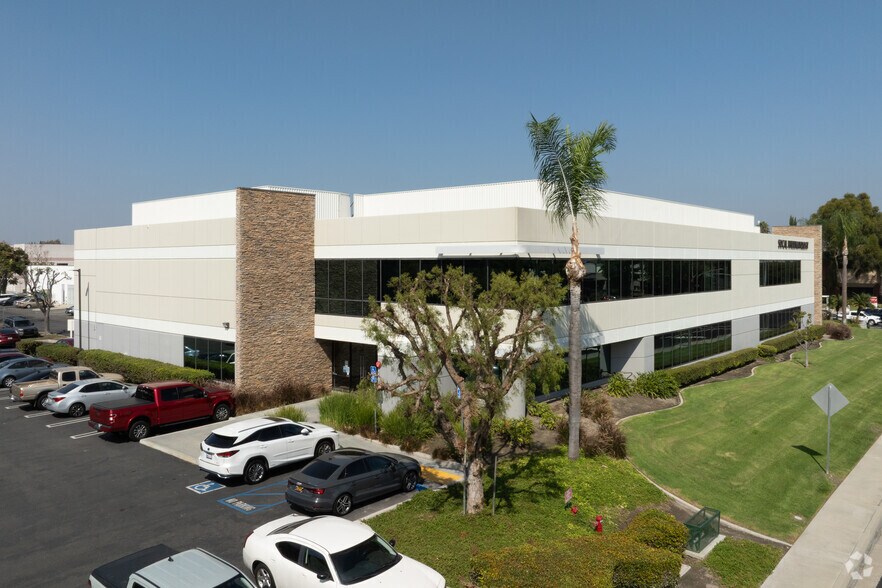 More Photos Of 2552 Walnut Ave, Tustin Office For Lease