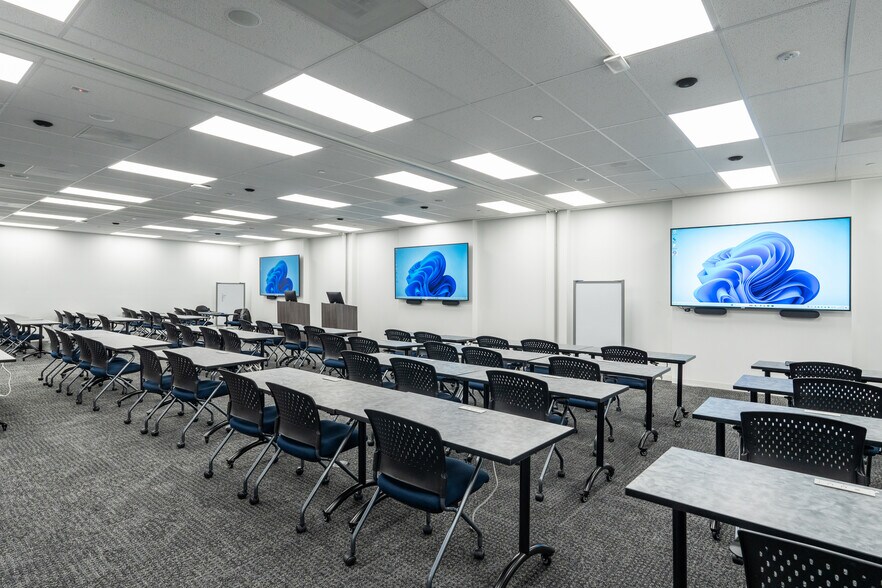 More Photos Of 200-206 Welsh Rd, Horsham Township Research And Development For Lease