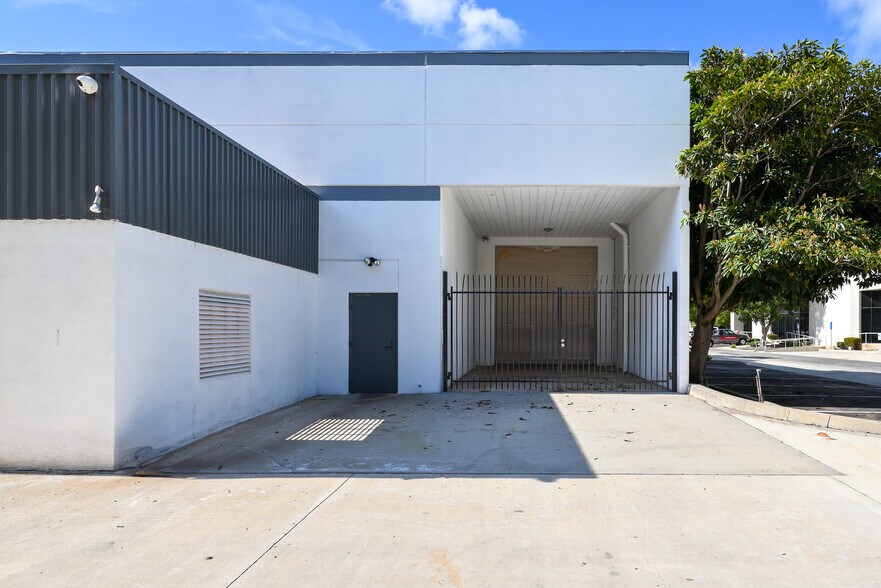 More Photos Of 4117-4127 Calle Tesoro, Camarillo Manufacturing For Lease