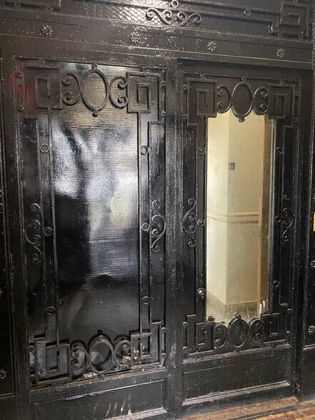 More Photos Of 38 S Main Ave, Albany Multifamily For Sale