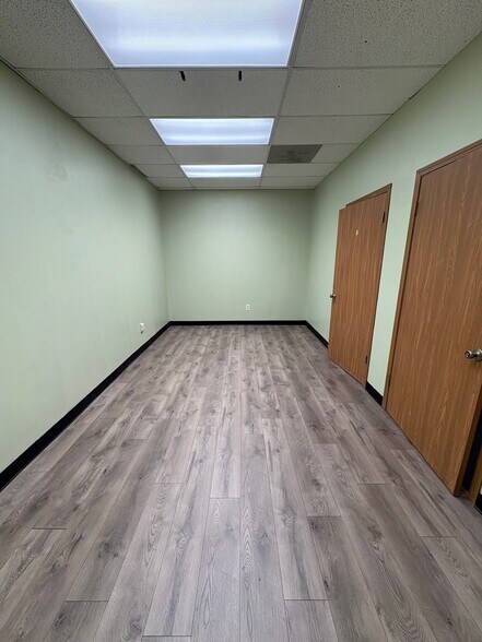 More Photos Of 645 W Highway 50, O'Fallon Storefront Retail Office For Lease