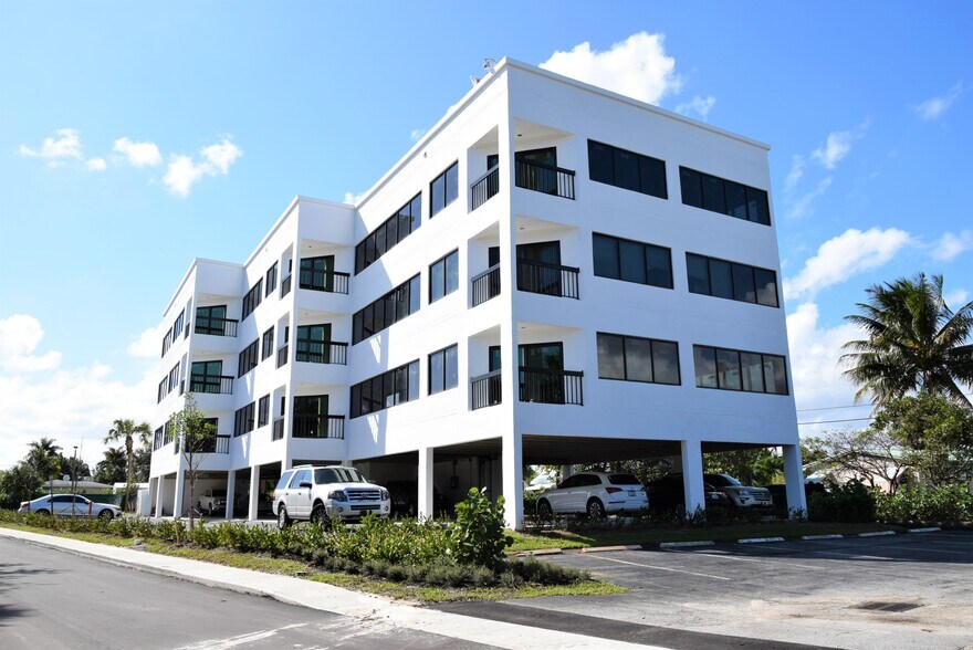 More Photos Of 1016 Clemons St, Jupiter Office For Lease