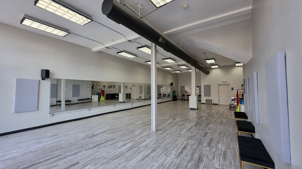 More Photos Of 3229-3231 W Liberty Ave, Pittsburgh Storefront For Lease