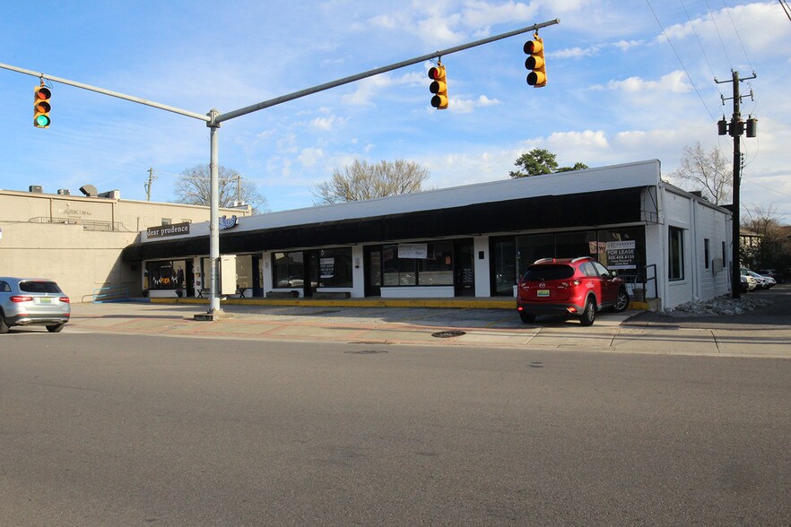 More Photos Of 921-931 Oxmoor Rd, Birmingham Freestanding For Lease