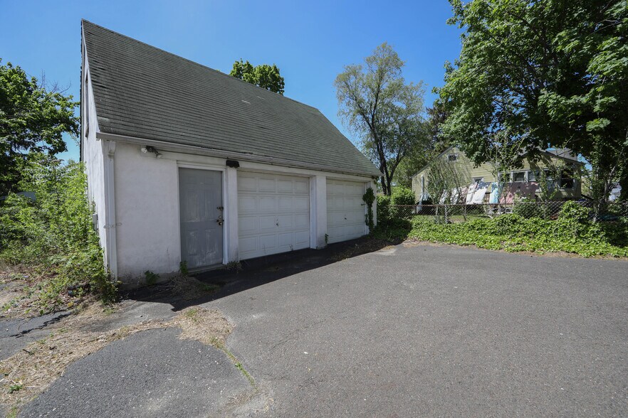 More Photos Of 604 White Horse Pike, Oaklyn Storefront For Sale