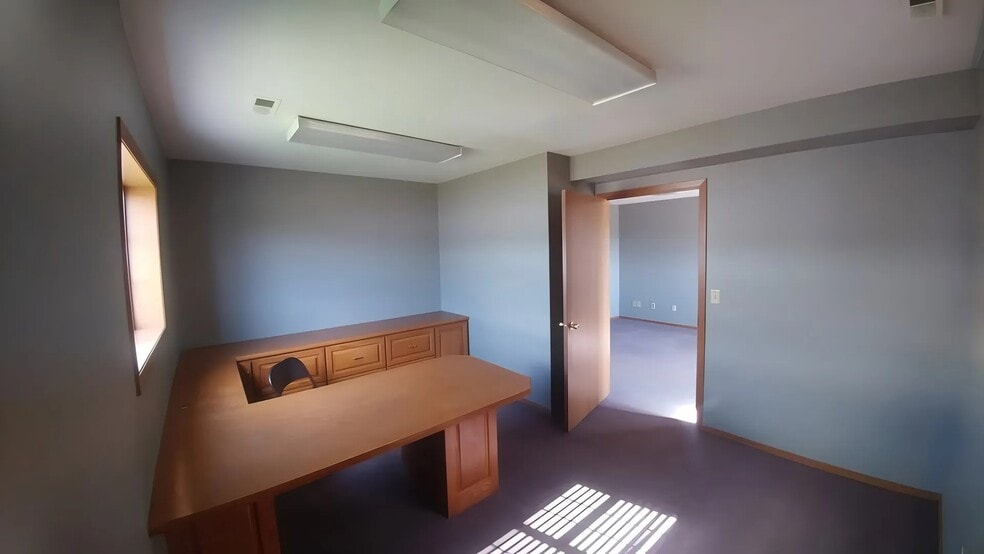 More Photos Of 27082 S Mueller Ave, Sioux Falls Flex For Lease