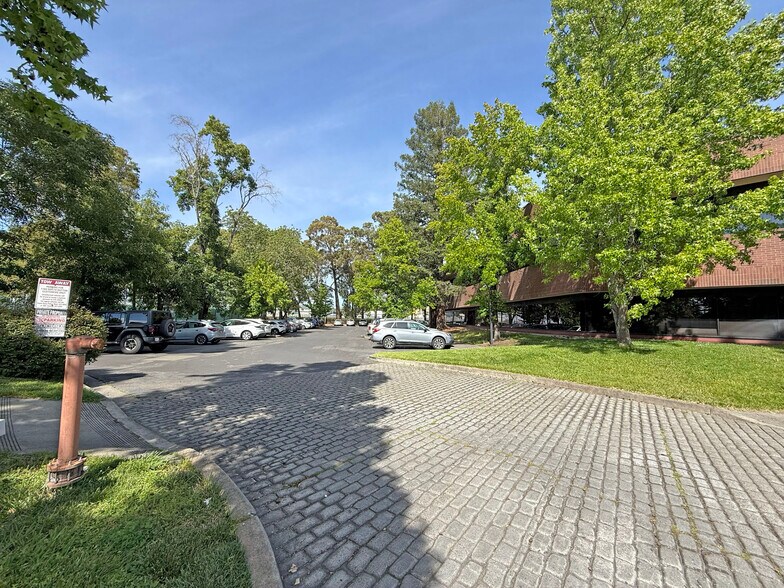 More Photos Of 1160 N Dutton Ave, Santa Rosa Office For Sale