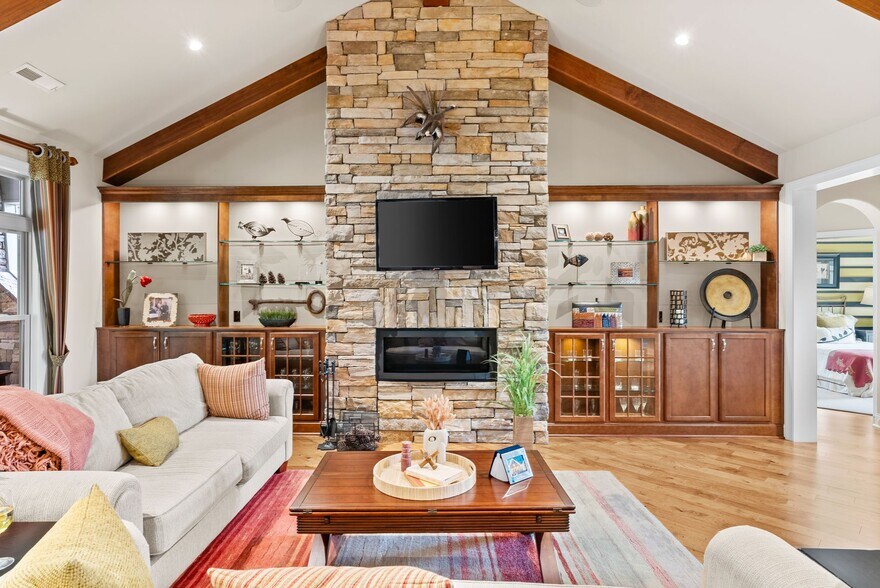 More Photos Of 798 Dogwood Rd, Asheville Office For Sale