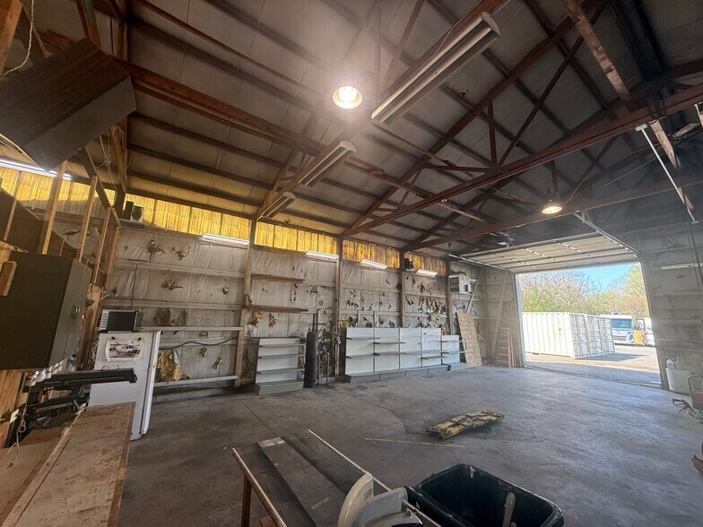 More Photos Of 25514 N Il Route 83, Long Grove Auto Dealership For Lease