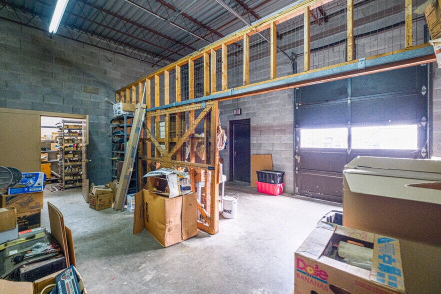 More Photos Of 100 Hopkinsville St, Russellville Freestanding For Sale
